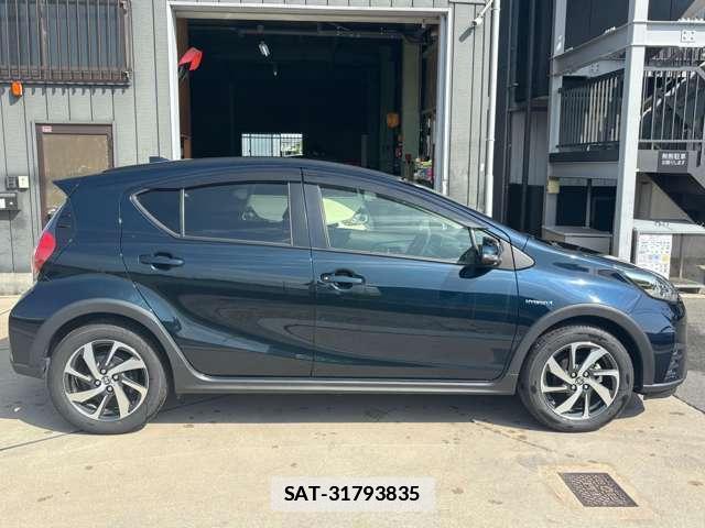 Toyota AQUA 2018-08 7794506-3