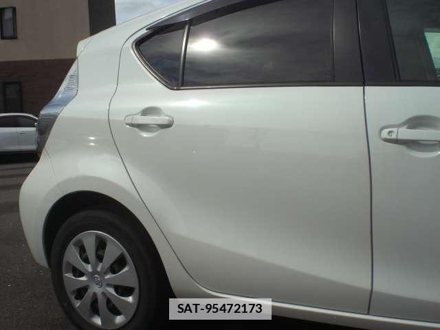Toyota AQUA 2012-07 7795191-11