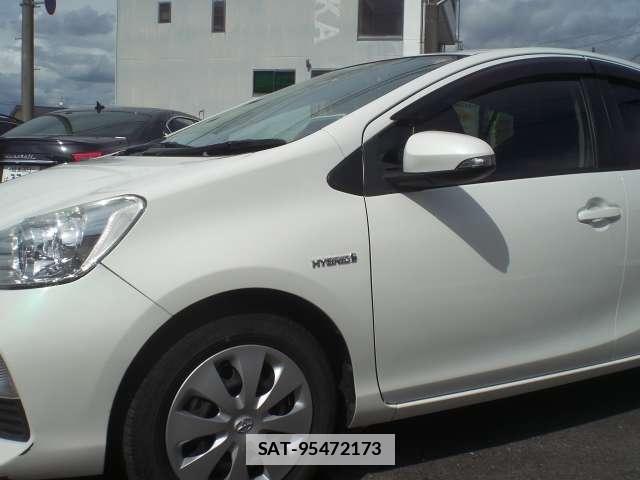 Toyota AQUA 2012-07 7795191-12