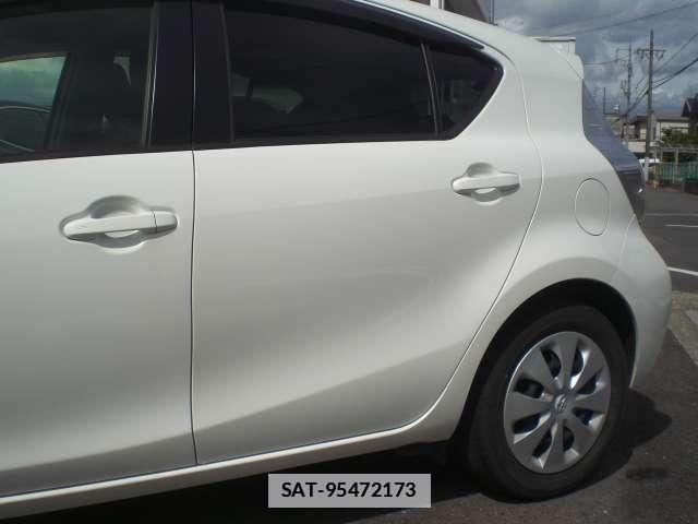 Toyota AQUA 2012-07 7795191-13