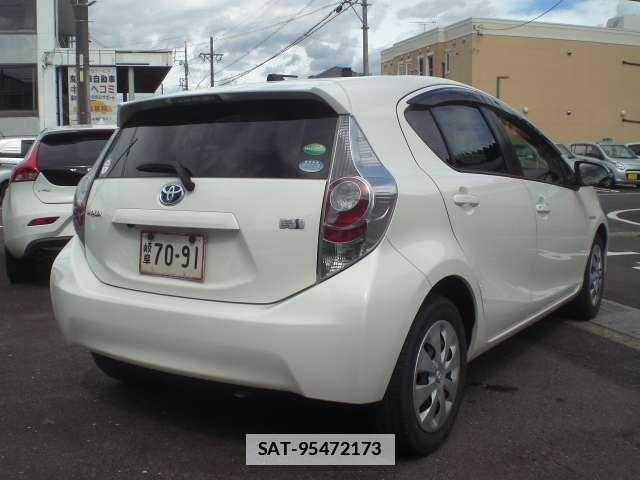 Toyota AQUA 2012-07 7795191-3