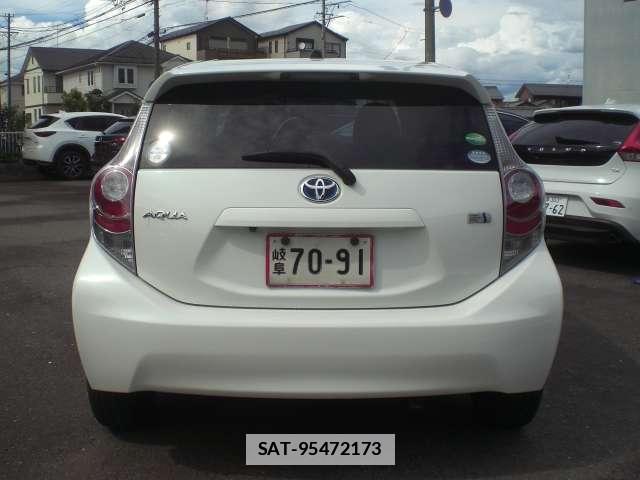 Toyota AQUA 2012-07 7795191-4