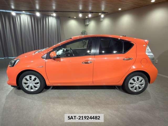 Toyota AQUA 2012-08 7795426-10
