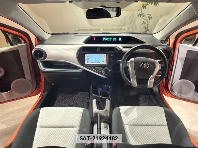 Toyota AQUA 2012-08 7795426-2