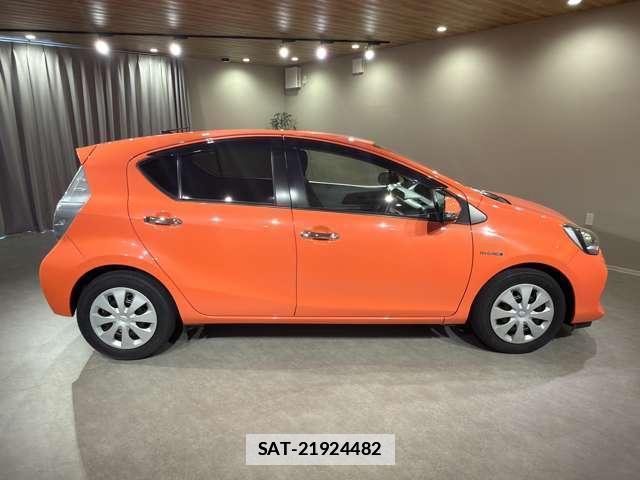 Toyota AQUA 2012-08 7795426-3