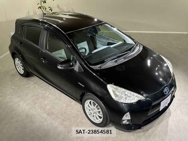Toyota AQUA 2012-01 7795428-11