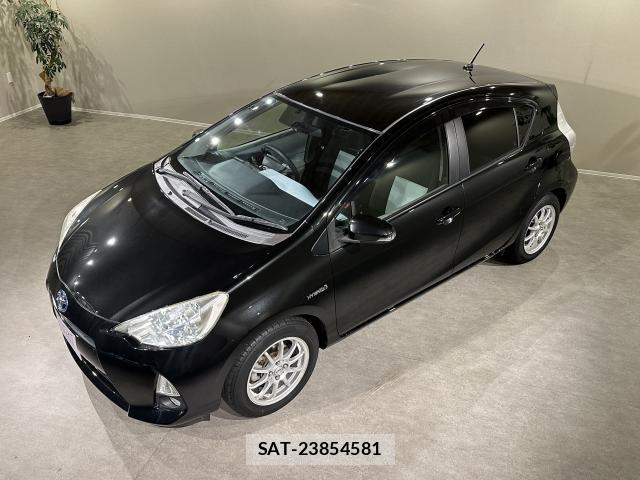 Toyota AQUA 2012-01 7795428-12