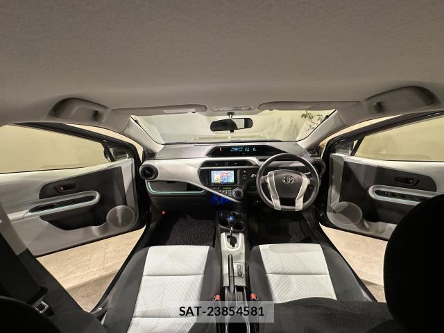 Toyota AQUA 2012-01 7795428-2