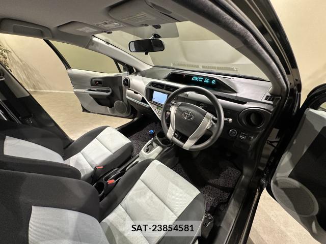 Toyota AQUA 2012-01 7795428-5