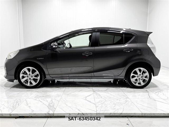 Toyota AQUA 2012-01 7795556-19