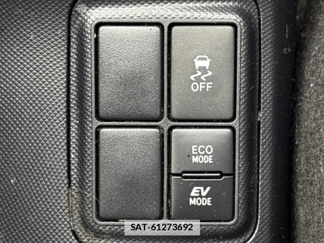 Toyota AQUA 2019-08 7797675-14