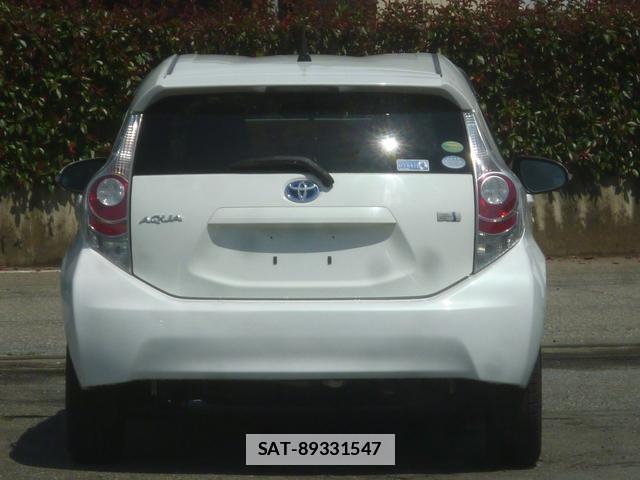 Toyota AQUA 2012-04 7798071-13