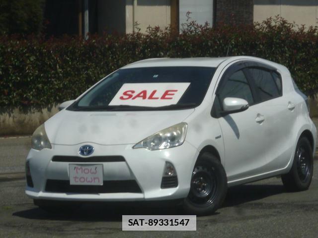 Toyota AQUA 2012-04 7798071-18