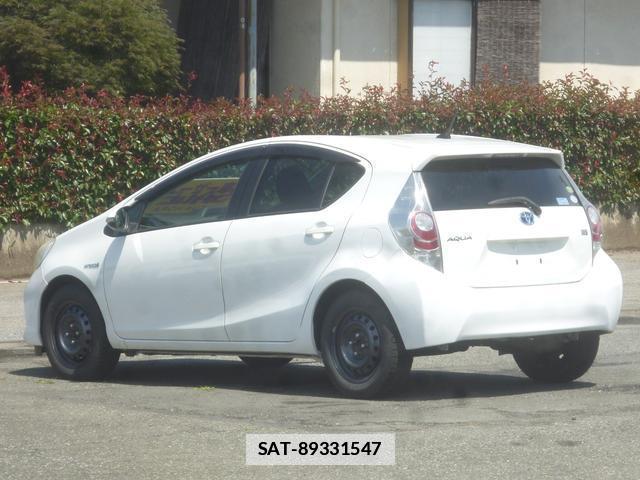 Toyota AQUA 2012-04 7798071-3