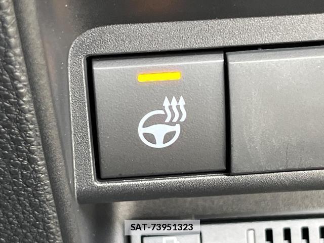 Toyota AQUA 2025-03 7799867-4