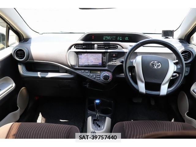 Toyota AQUA 2012-08 7800665-1