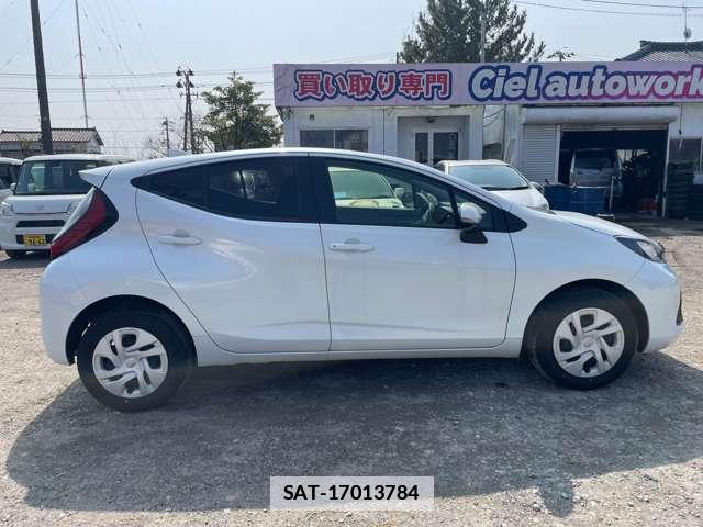 Toyota AQUA 2022-07 7800922-16