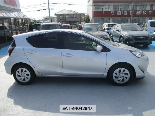 Toyota AQUA 2020-12 7802520-3