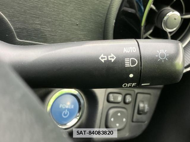 Toyota AQUA 2021-04 7802612-13
