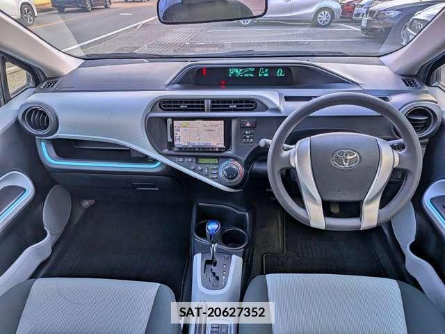 Toyota AQUA 2012-08 7803113-1