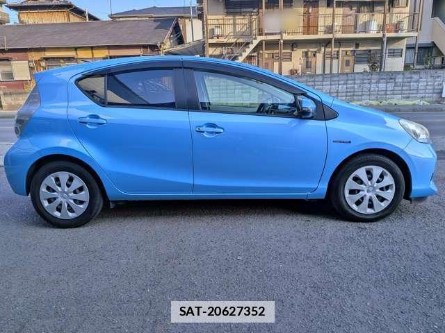 Toyota AQUA 2012-08 7803113-12