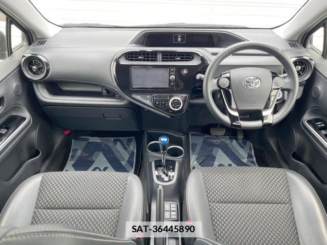 Toyota AQUA 2017-08 7803995-1