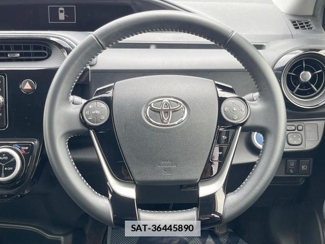 Toyota AQUA 2017-08 7803995-11