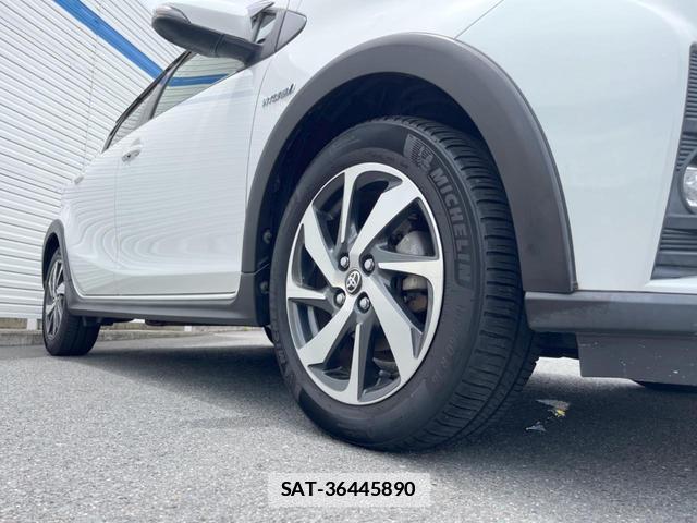 Toyota AQUA 2017-08 7803995-13