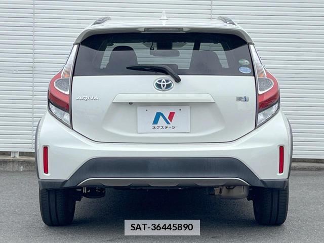 Toyota AQUA 2017-08 7803995-15