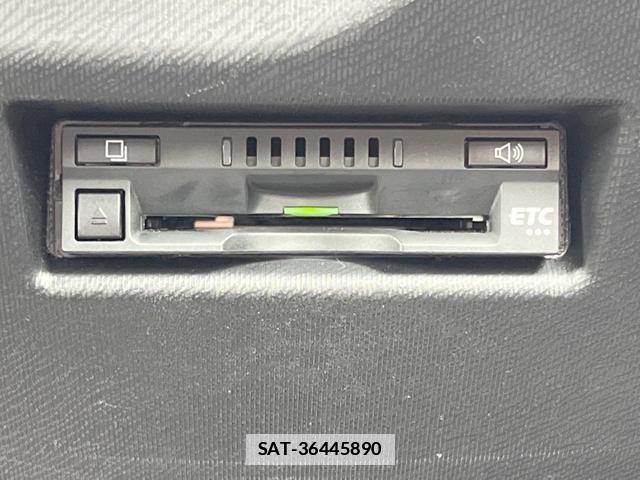Toyota AQUA 2017-08 7803995-5