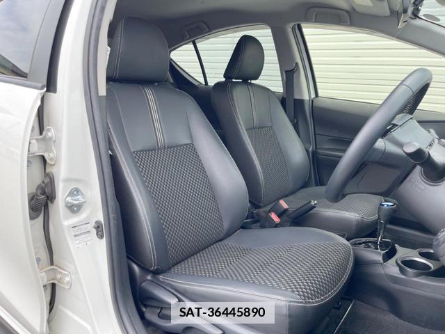 Toyota AQUA 2017-08 7803995-7