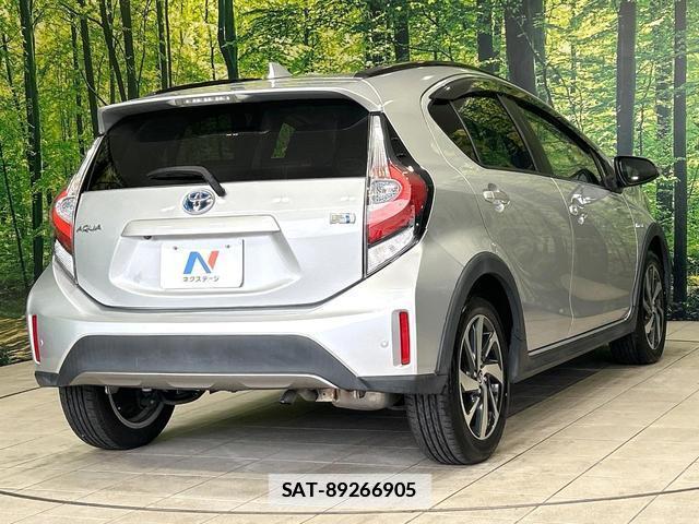 Toyota AQUA 2017-08 7804584-16