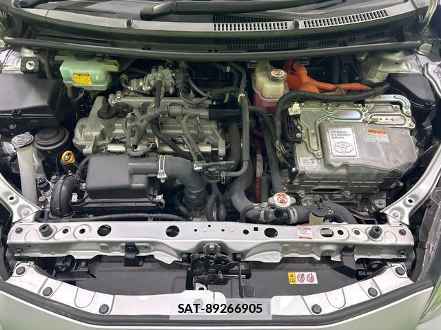 Toyota AQUA 2017-08 7804584-17