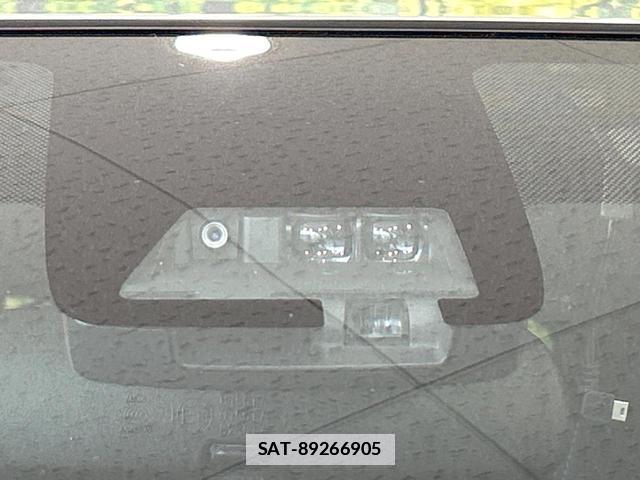 Toyota AQUA 2017-08 7804584-4
