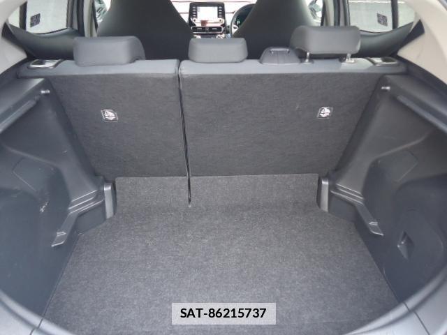Toyota AQUA 2023-07 7804628-18