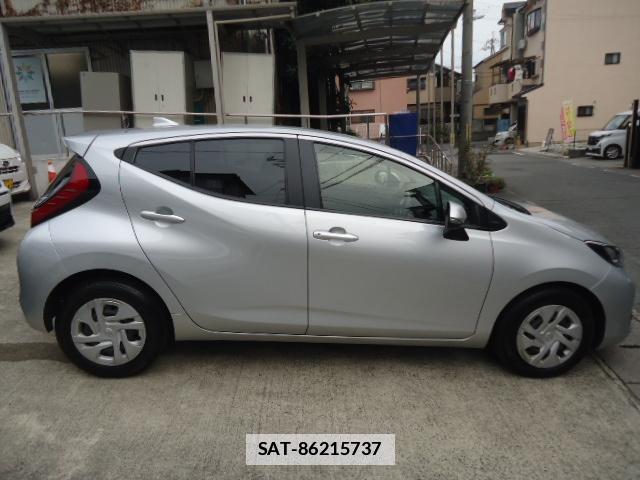 Toyota AQUA 2023-07 7804628-3