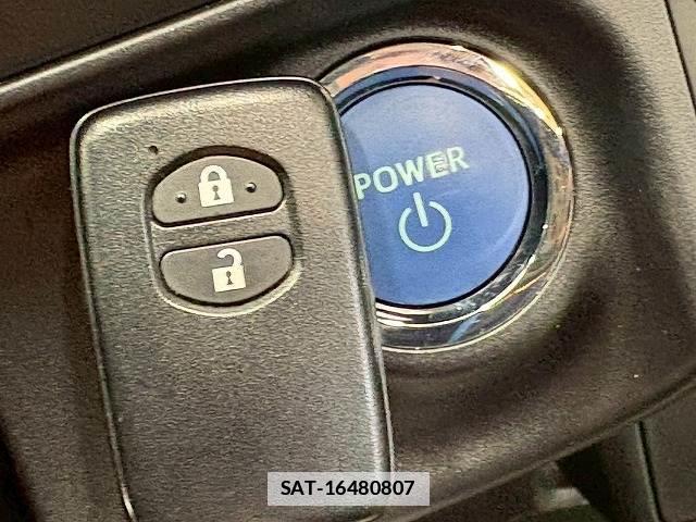 Toyota AQUA 2017-09 7805279-12