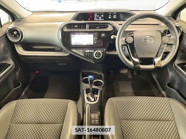 Toyota AQUA 2017-09 7805279-2