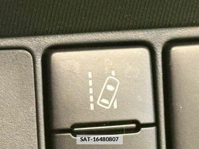 Toyota AQUA 2017-09 7805279-5