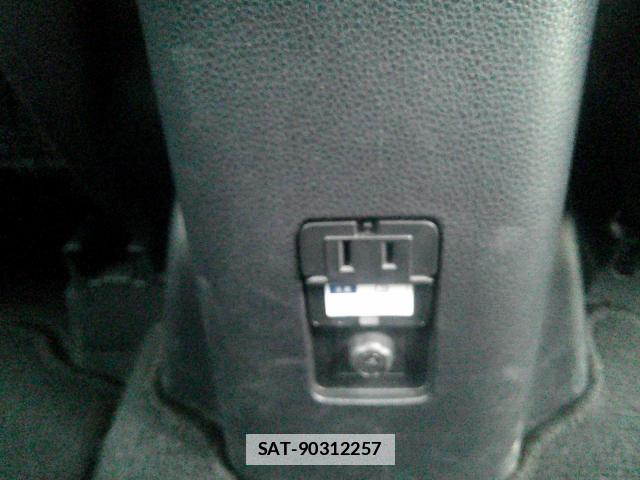 Toyota AQUA 2024-05 7806710-11
