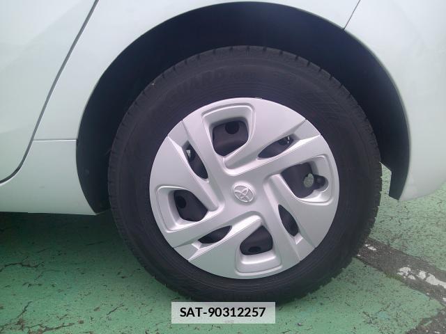 Toyota AQUA 2024-05 7806710-17