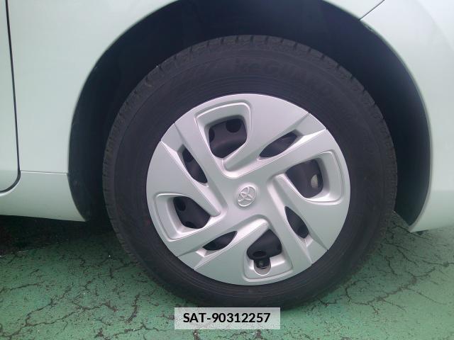 Toyota AQUA 2024-05 7806710-19