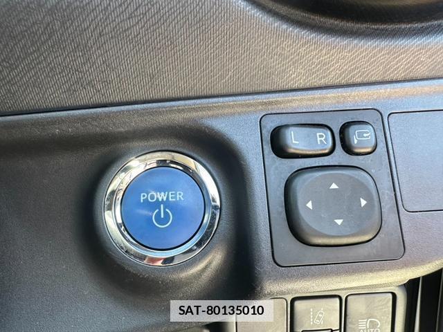 Toyota AQUA 2017-11 7809052-12