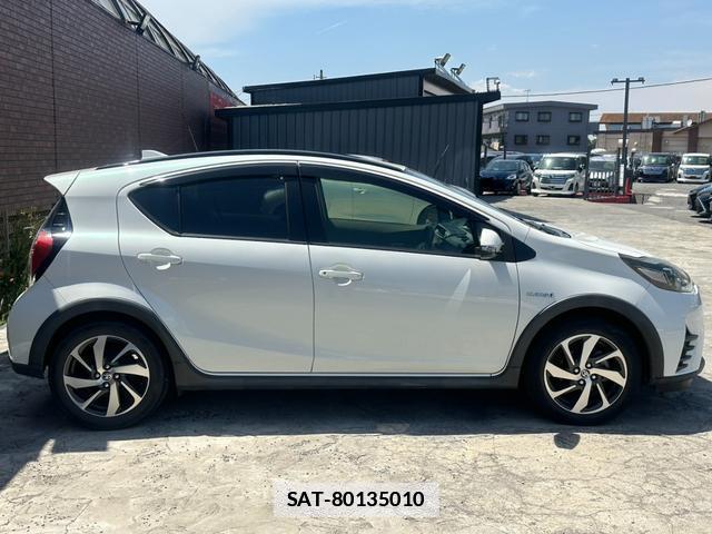 Toyota AQUA 2017-11 7809052-17