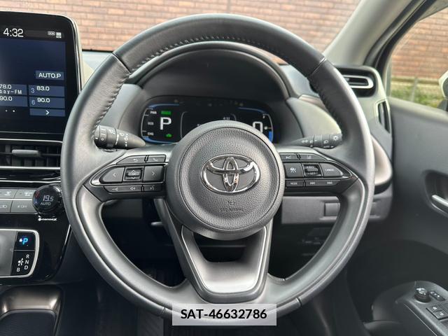 Toyota AQUA 2022-01 7809071-2