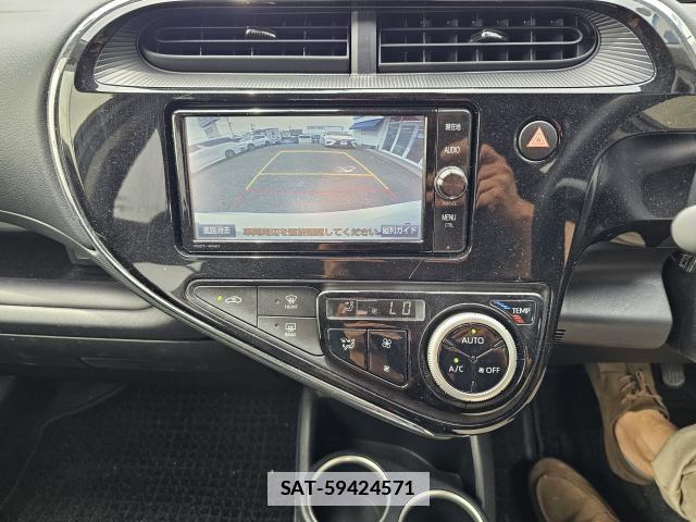 Toyota AQUA 2018-04 7809936-11