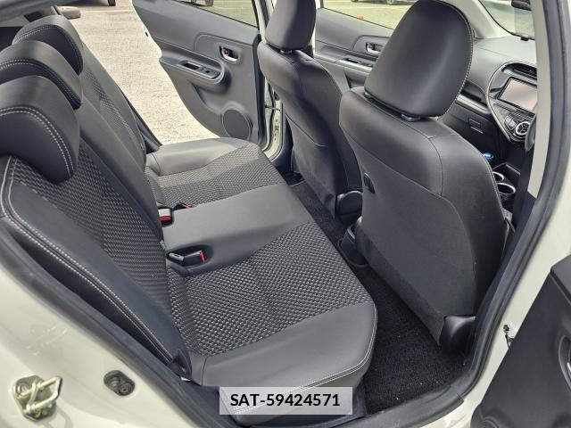Toyota AQUA 2018-04 7809936-8