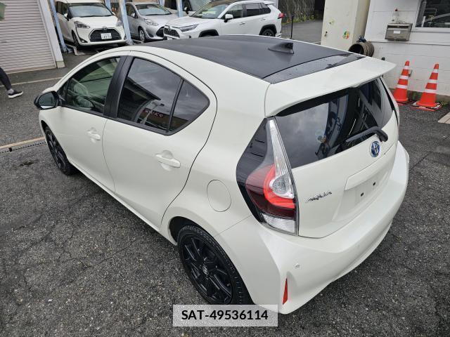 Toyota AQUA 2021-05 7809944-3