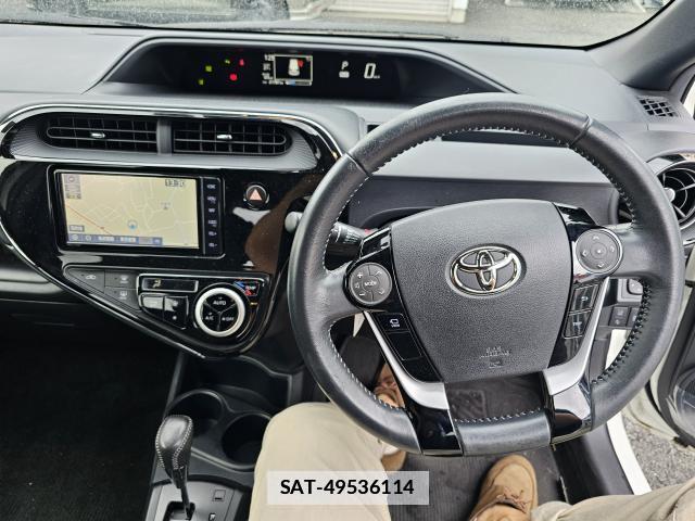 Toyota AQUA 2021-05 7809944-4