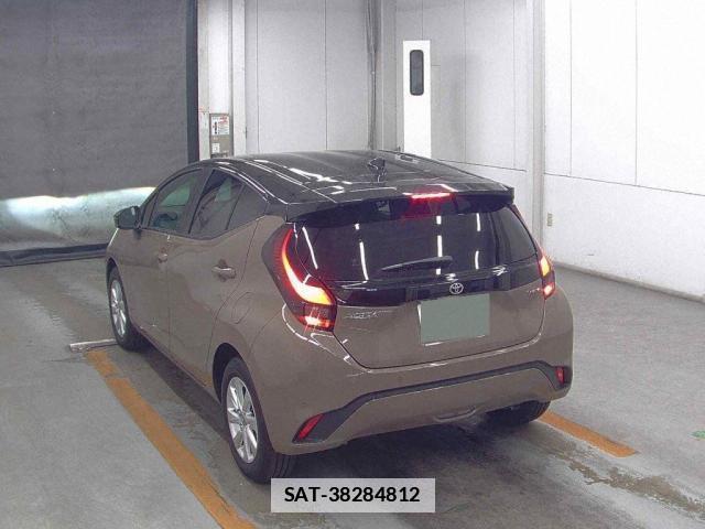 Toyota AQUA 2026-01 7810370-4